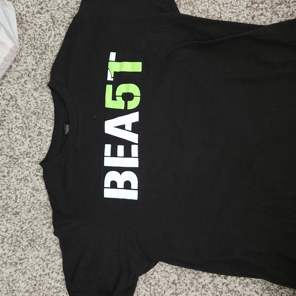 Black medium mr beast area 51 shirt